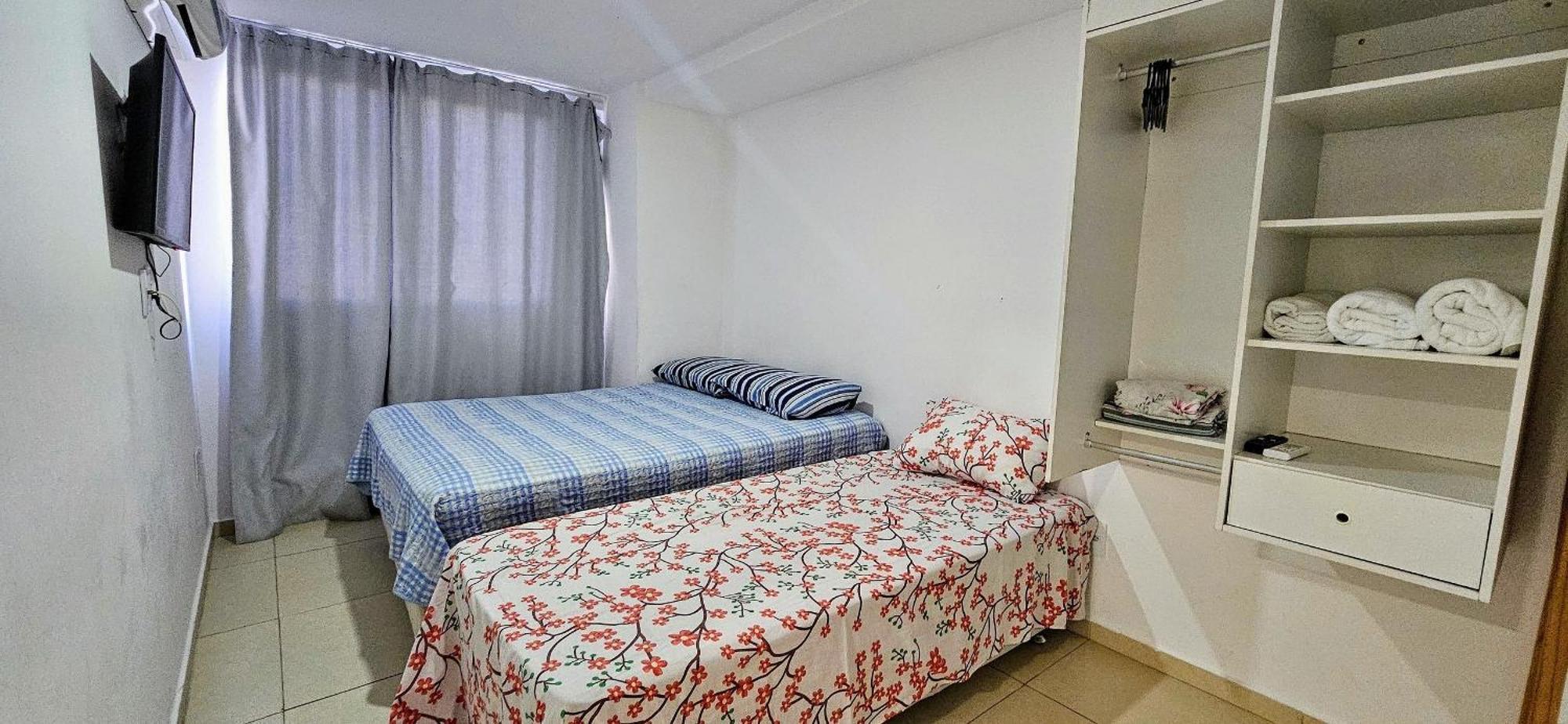 Apartamento Cabo Branco, 2 Quadras Do Mar, Piscina, Garagem